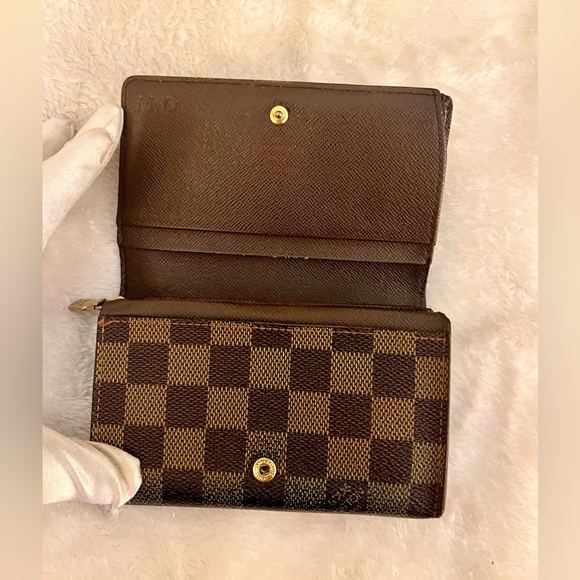 Louis Vuitton Damier Ebene Tresor Wallet - Picture 3 of 8